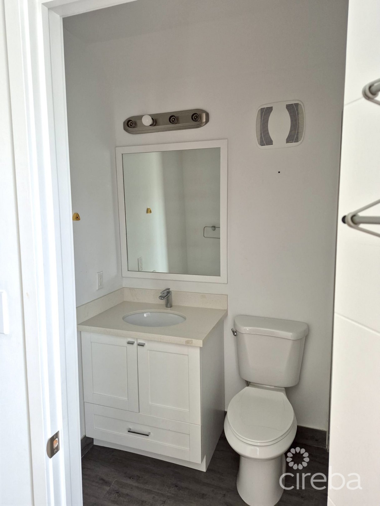 Tropical Villas #4 - Image 5