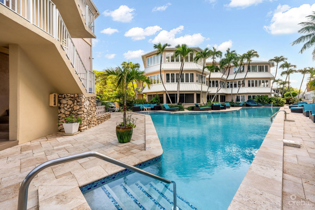 Poinsettia Penthouse B7, Seven Mile Corridor - Image 19