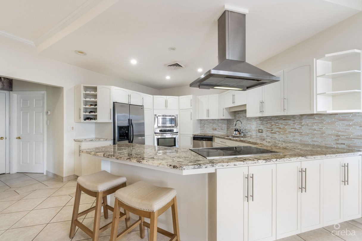 Poinsettia Penthouse B7, Seven Mile Corridor - Image 11