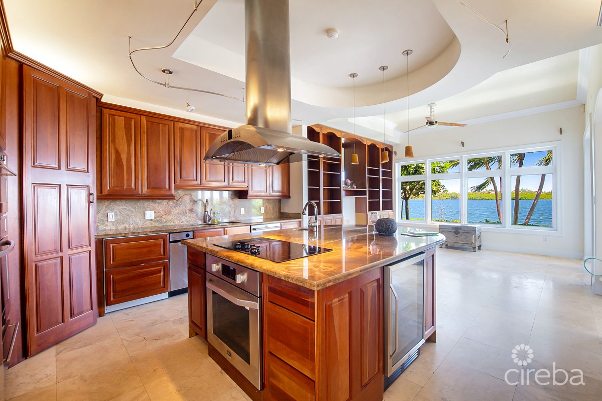 Viscaya Home, Governor's Harbour Creek - Image 11