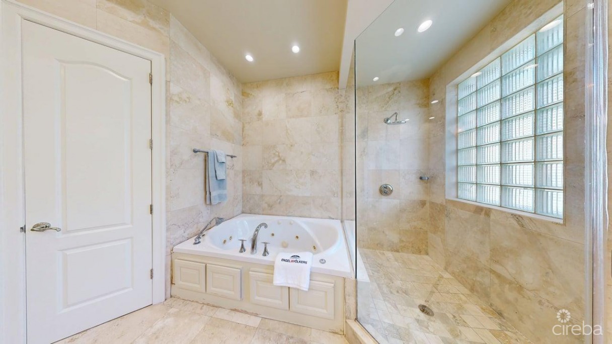 Viscaya Home, Governor's Harbour Creek - Image 23