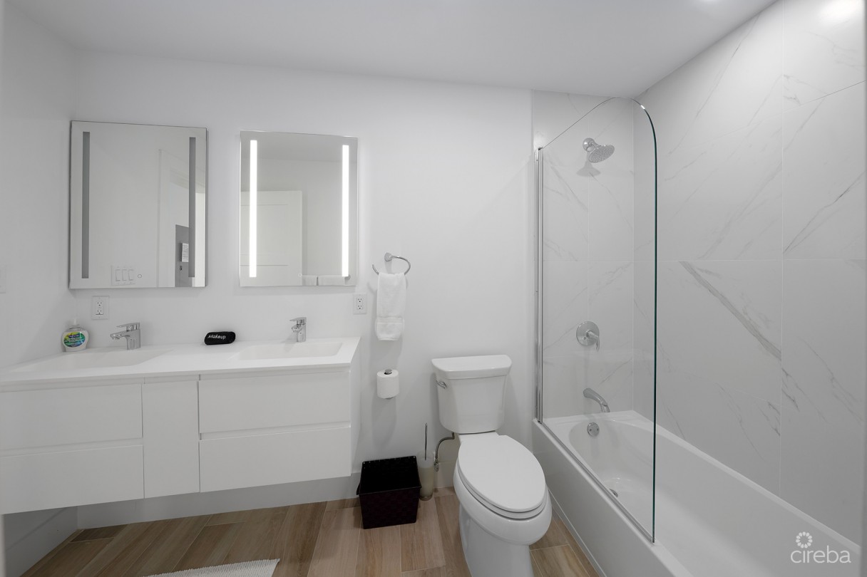 Sunset Point - Signature Penthouse With Vendor Financing! - Image 13