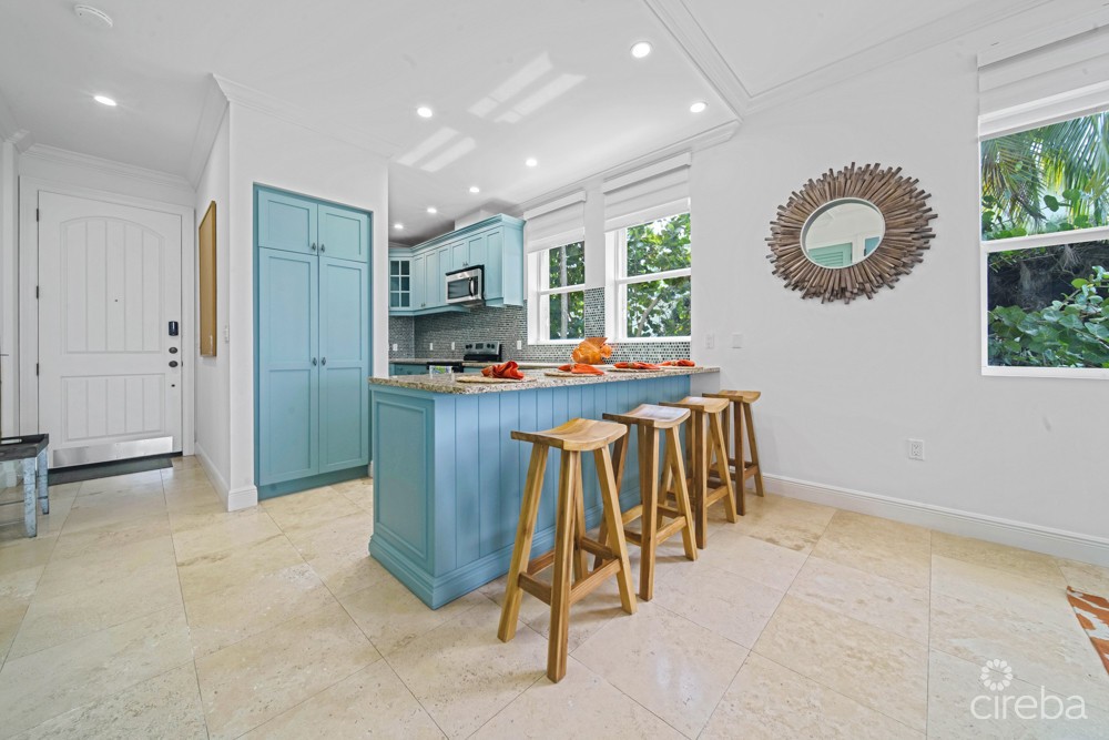 Kisha 105 | 2bdrm Waterfront Walkout  -coastal Chic Corner Unit - Image 2