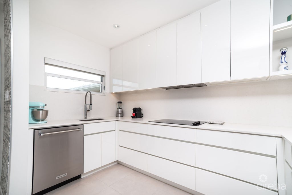 Christopher Columbus Penthouse Oceanview - Image 9