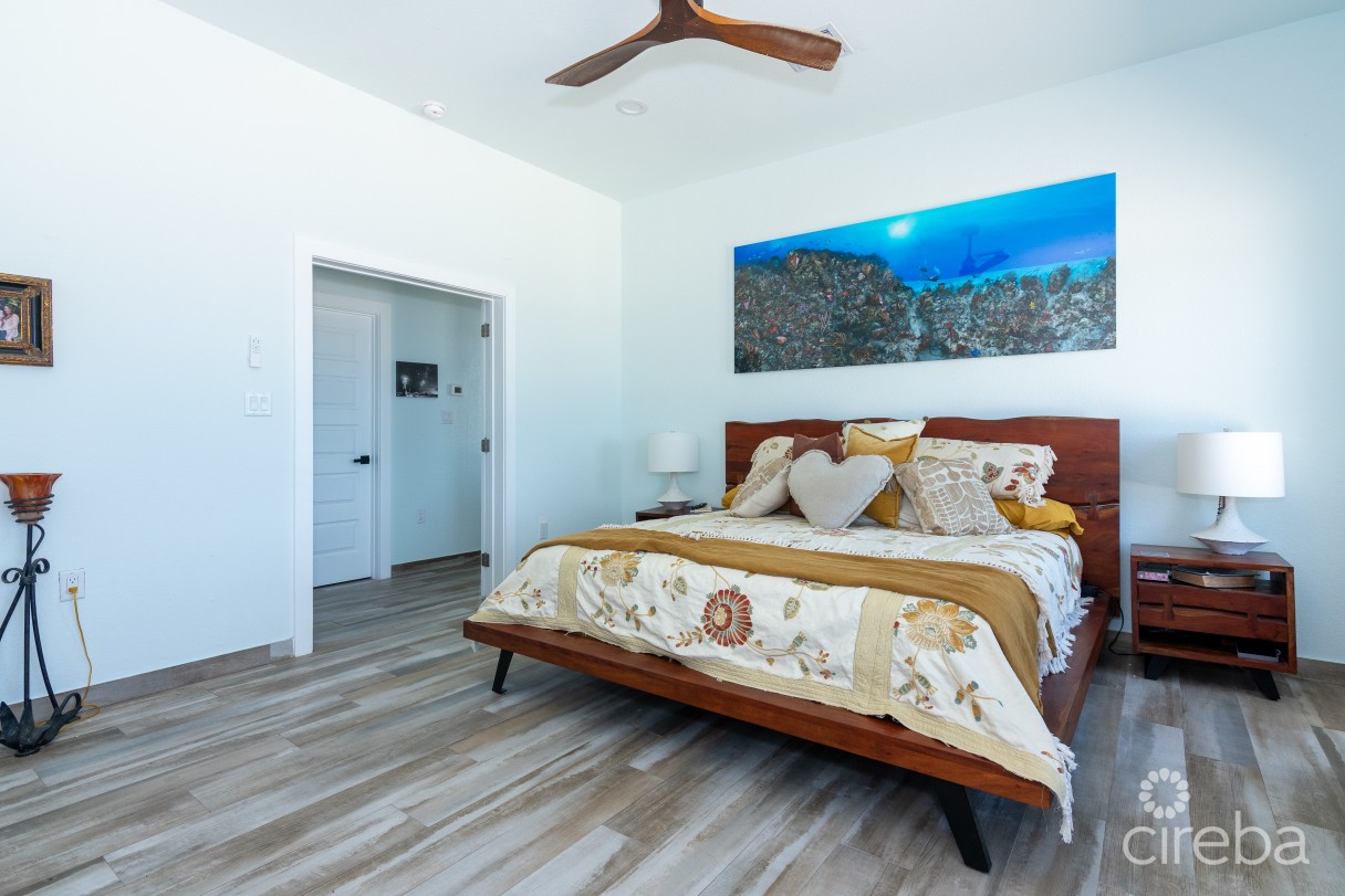 Rock Road Ocean Front Home - Image 17