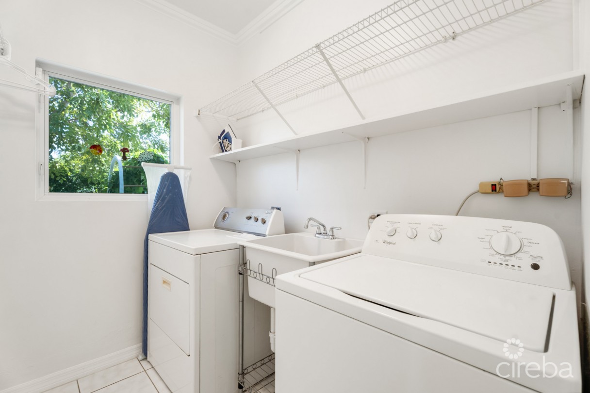 Snug Harbour Family Home - Image 17