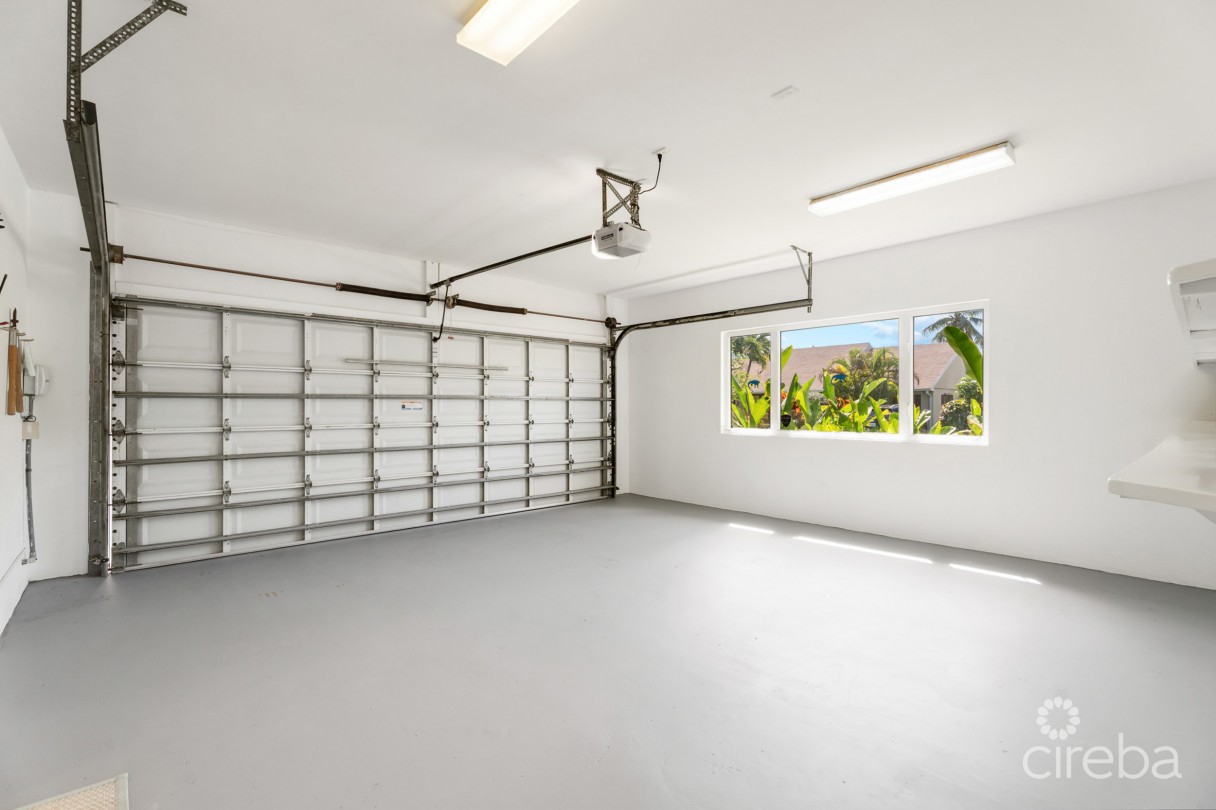 Snug Harbour Family Home - Image 19