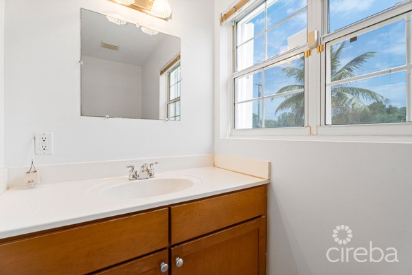 East End Paradise Villas.  3 Bed, 3 Bath + Den With Private Beach - Image 12