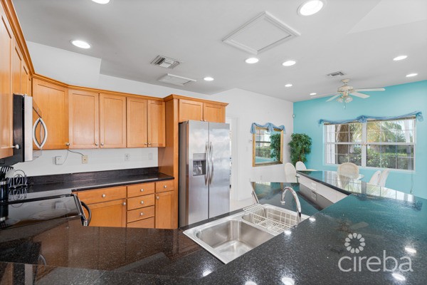 East End Paradise Villas.  3 Bed, 3 Bath + Den With Private Beach - Image 15