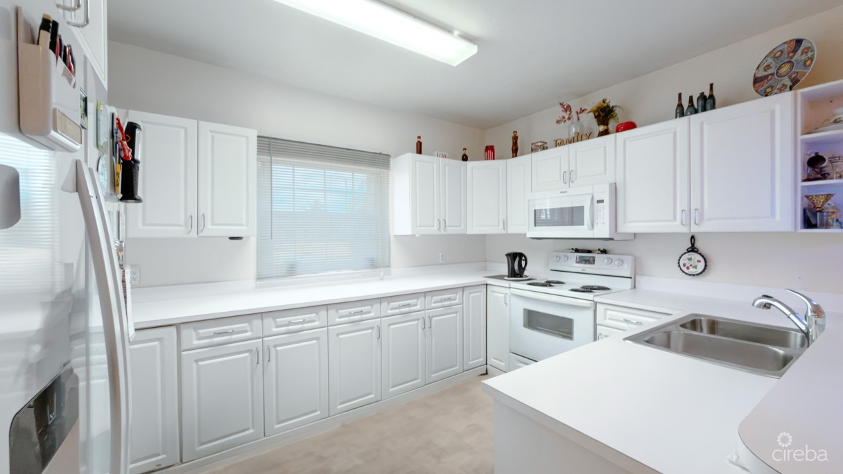 Lake Willow 3 Bed Family Home - Image 5