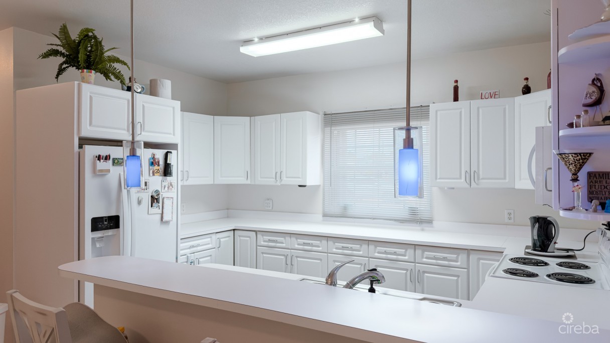 Lake Willow 3 Bed Family Home - Image 6