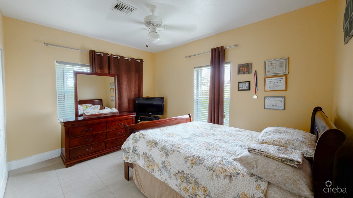 Lake Willow 3 Bed Family Home - Image 12