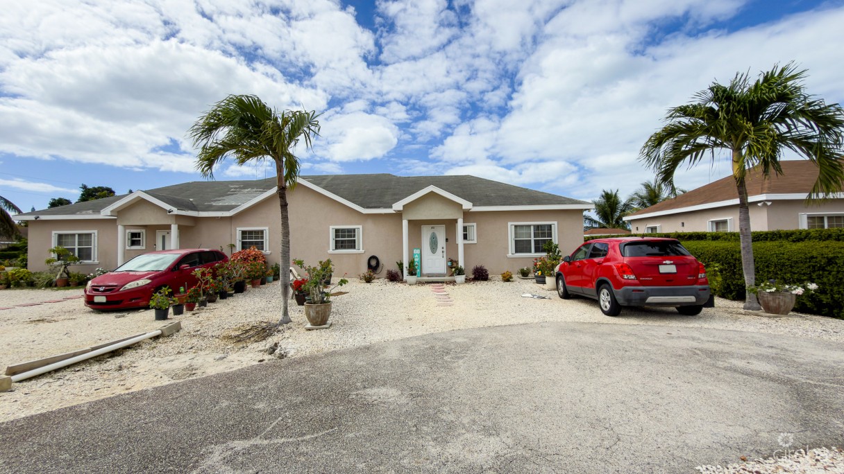 Lake Willow 3 Bed Family Home - Image 13