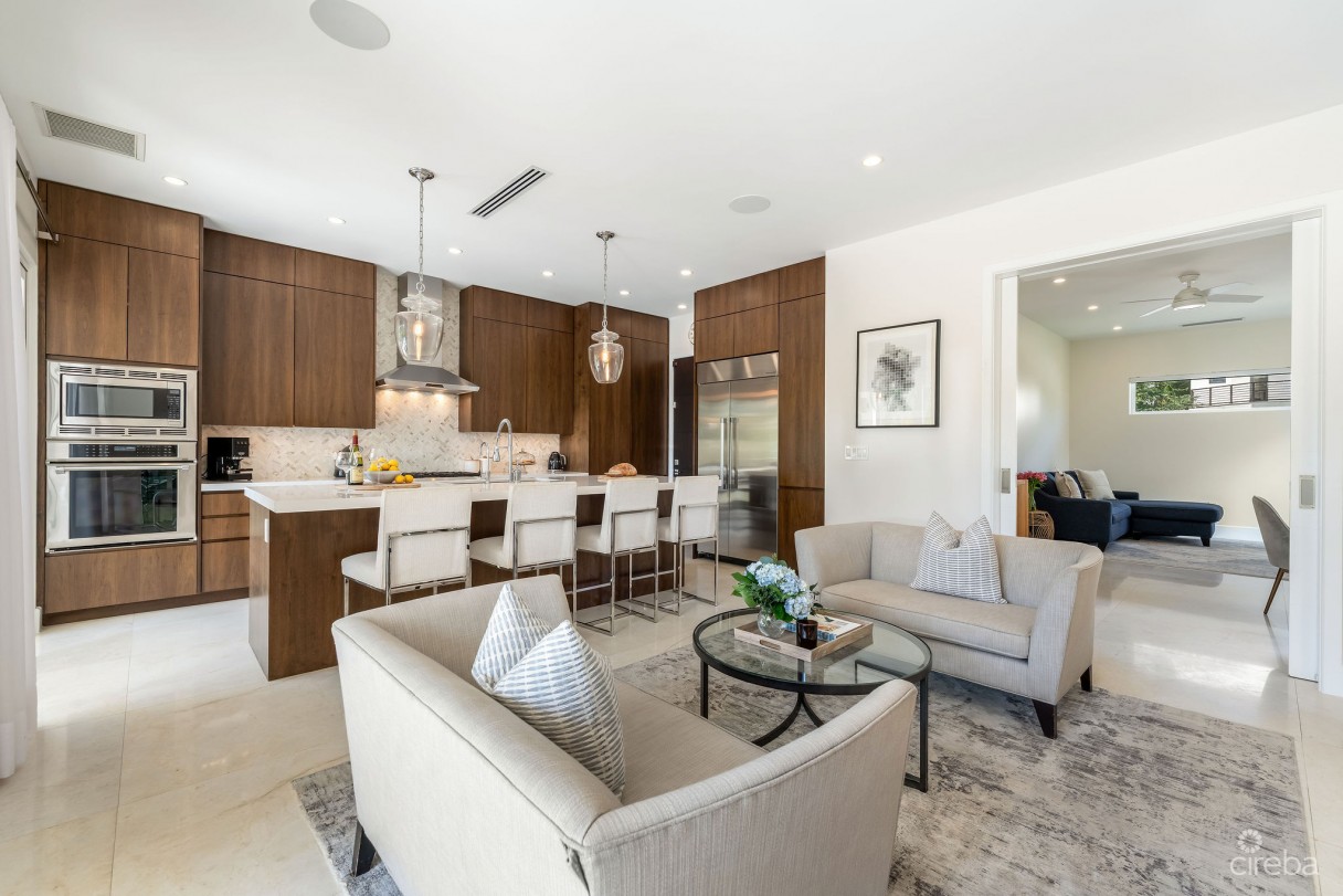 Cypress Pointe North Stand Alone Residence In  Crystal Harbour - Image 3