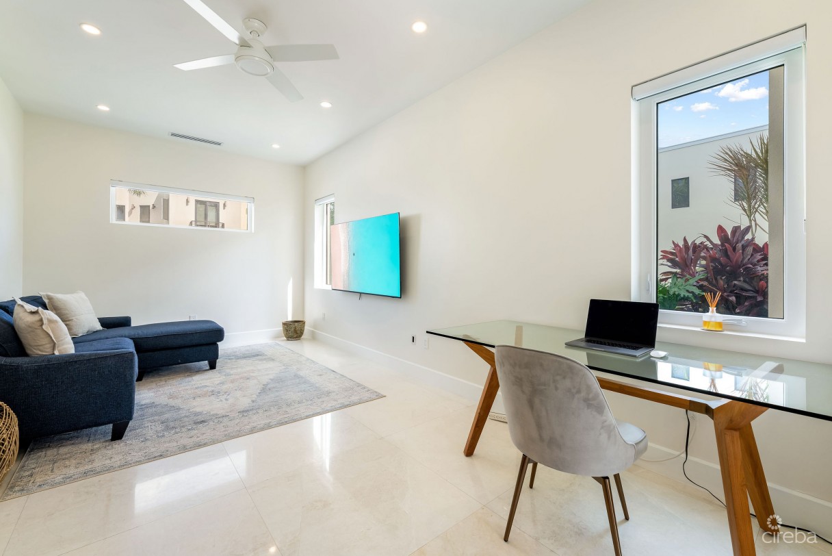 Cypress Pointe North Stand Alone Residence In  Crystal Harbour - Image 12