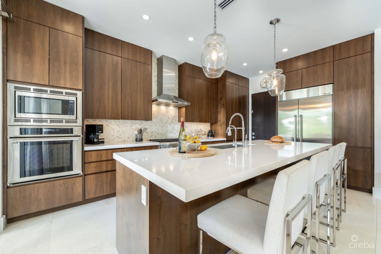 Cypress Pointe North Stand Alone Residence In  Crystal Harbour - Image 4