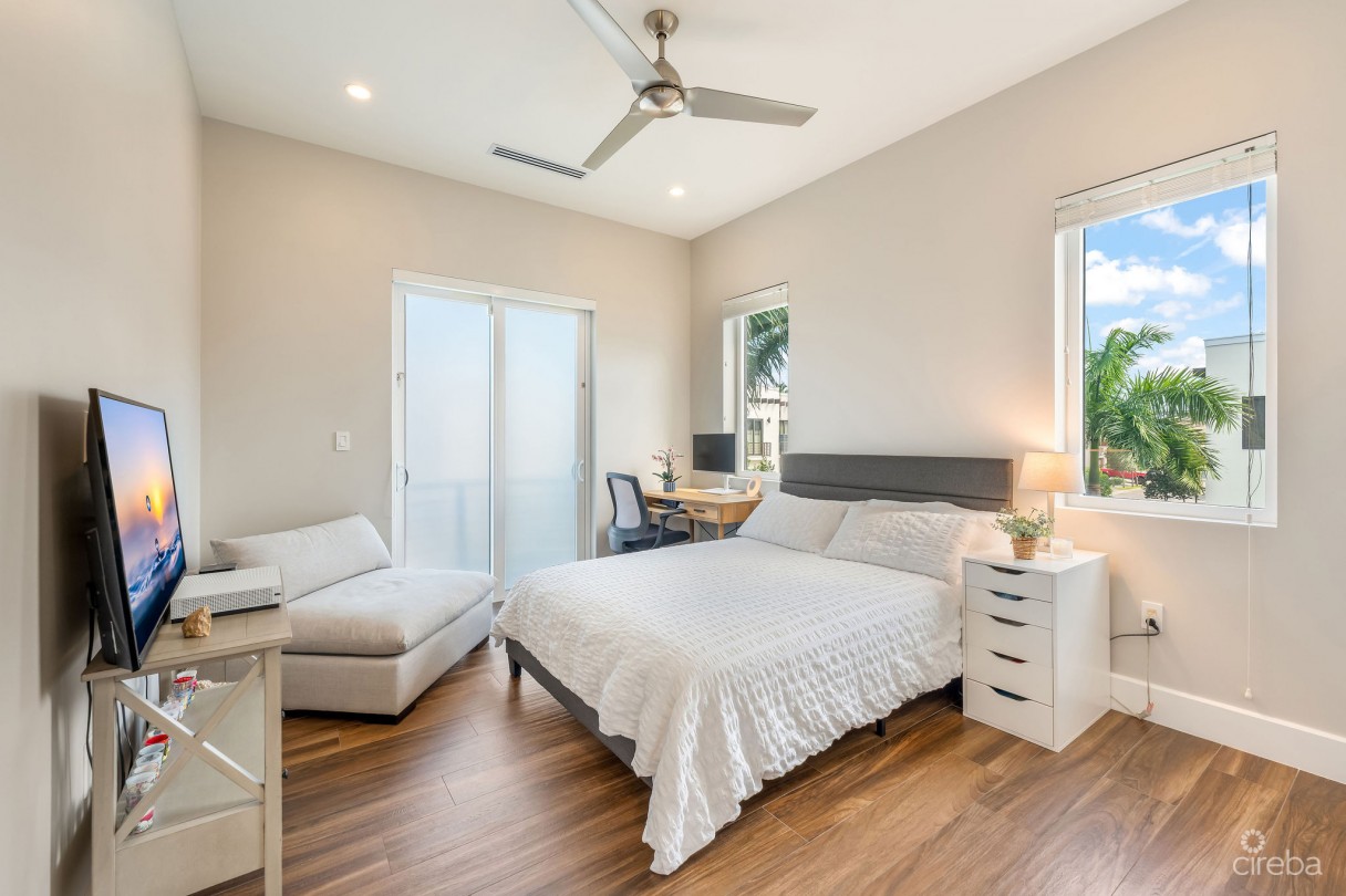 Cypress Pointe North Stand Alone Residence In  Crystal Harbour - Image 19