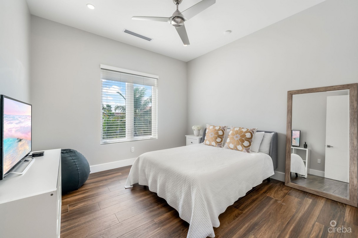 Cypress Pointe North Stand Alone Residence In  Crystal Harbour - Image 21