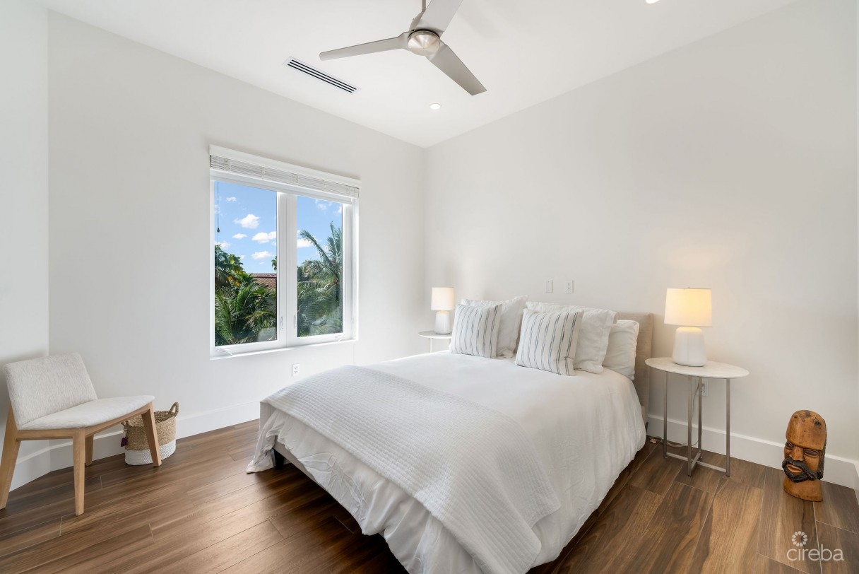 Cypress Pointe North Stand Alone Residence In  Crystal Harbour - Image 23