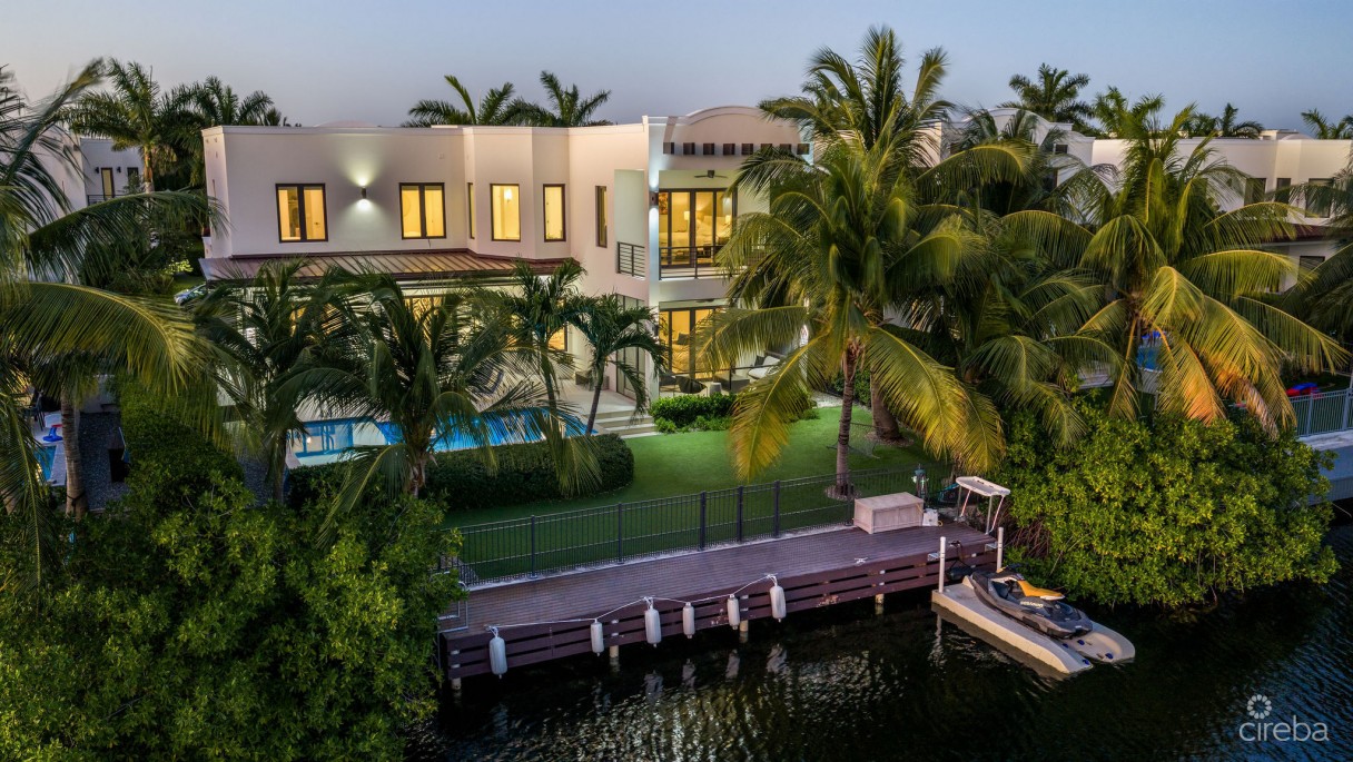 Cypress Pointe North Stand Alone Residence In  Crystal Harbour - Image 1