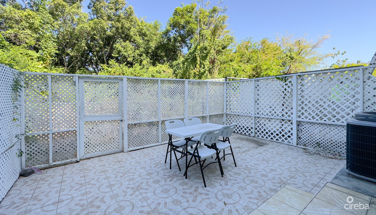 Alhambra Villas 1 Bed Condo - Image 10