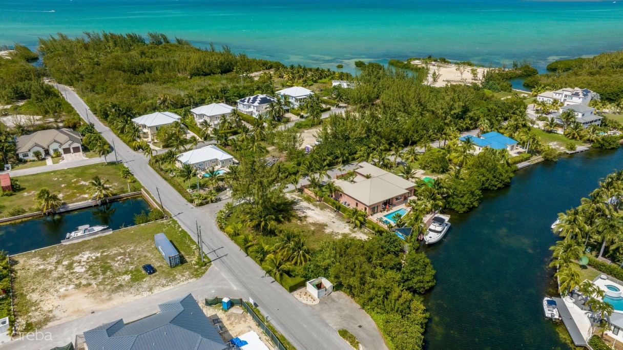 Superb Canal Front Lot On Peaceful Close - Image 2