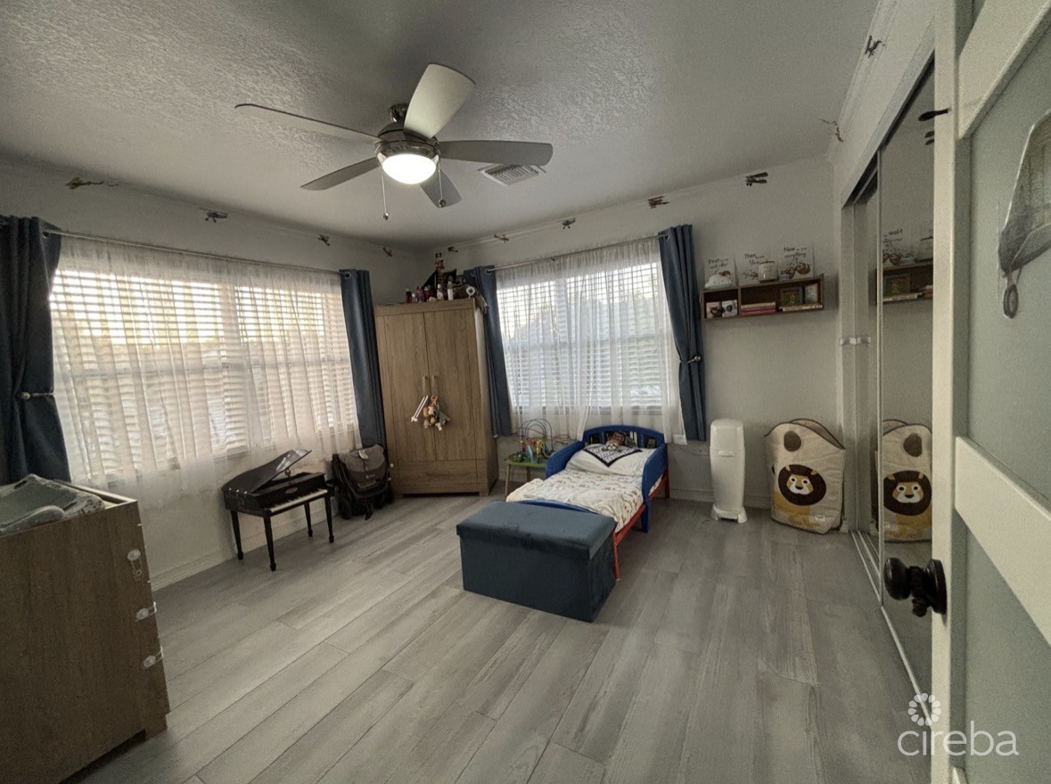 Parklane Living Townhouse - Image 5