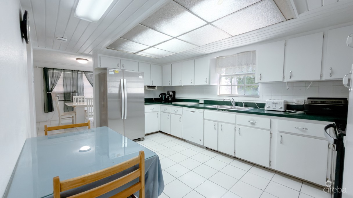 Twinflowers Double Parcel Residence - Image 3