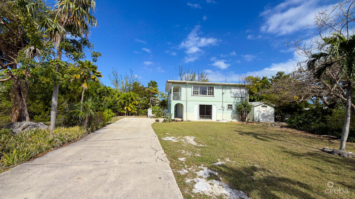 Twinflowers Double Parcel Residence - Image 11