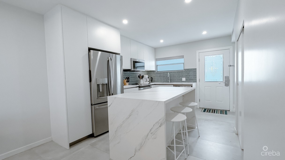 Plantation Village Seven Mile Beach - Image 1