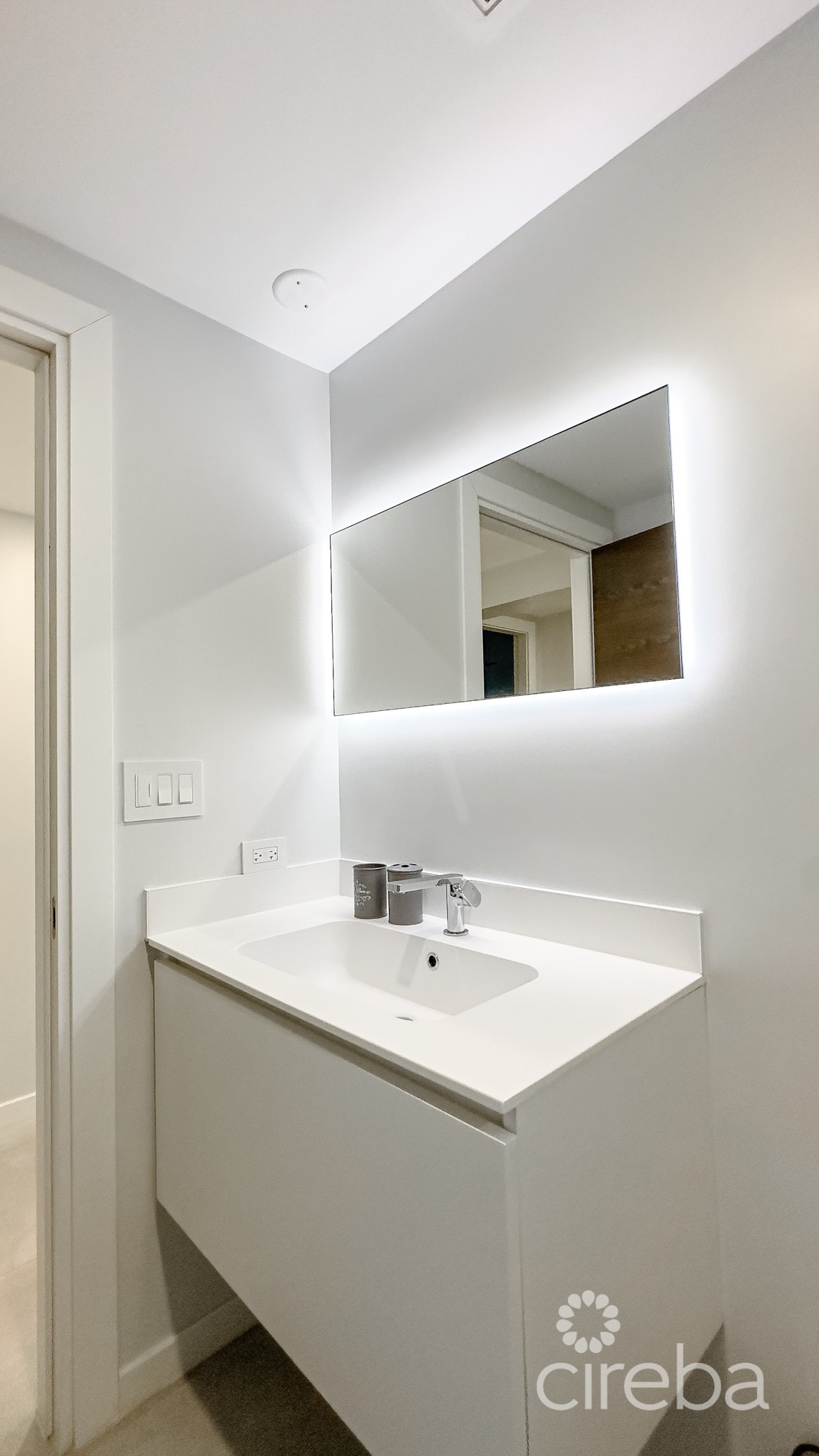 Plantation Village Seven Mile Beach - Image 10