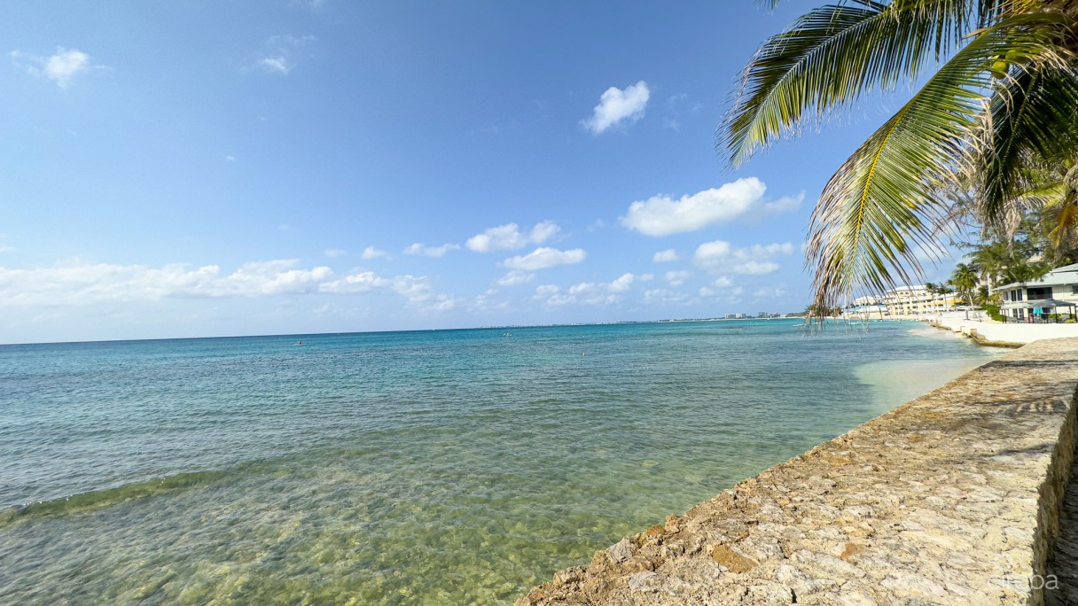 Plantation Village Seven Mile Beach - Image 17