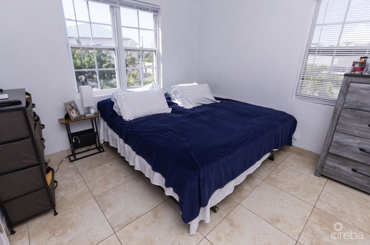 Lower Valley Luxury Townhouse - Image 7