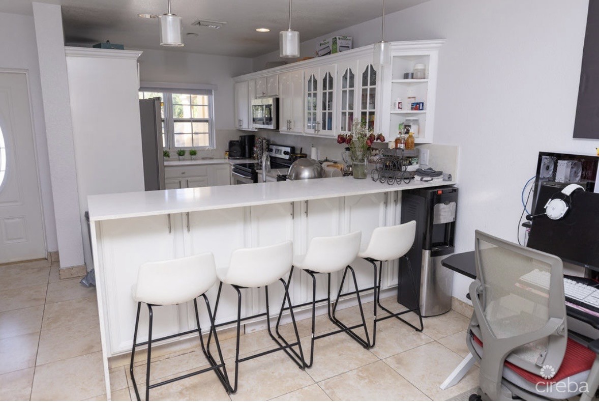 Lower Valley Luxury Townhouse - Image 11