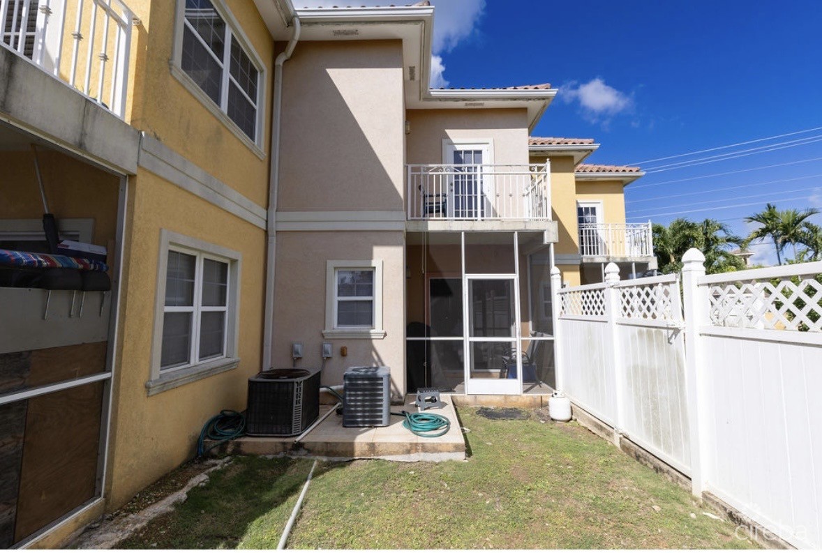 Lower Valley Luxury Townhouse - Image 13