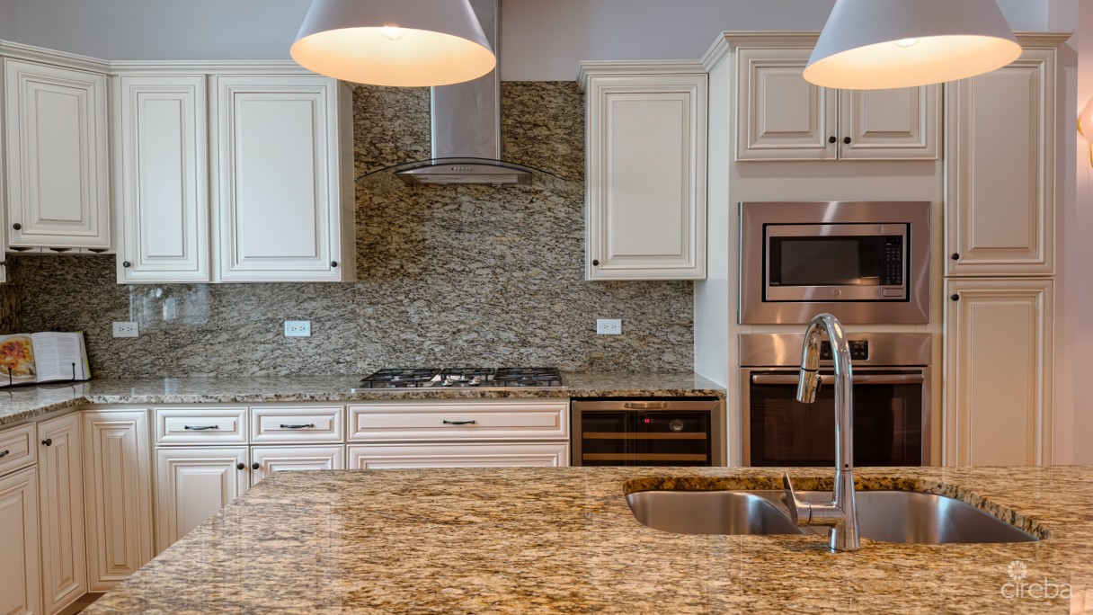 South Bay Estates Townhome - Image 4