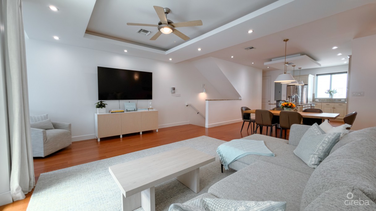 South Bay Estates Townhome - Image 5