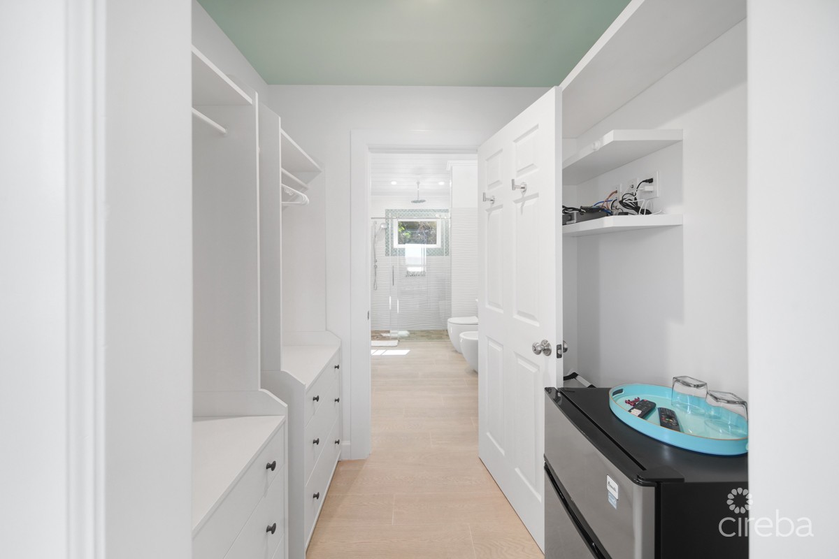 Rum Point Beach Front  Villa - Image 18