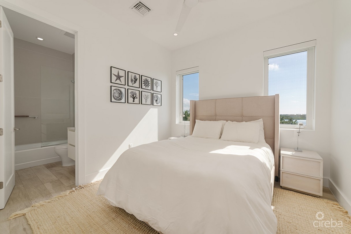 Aura Penthouse - South Sound - Image 7