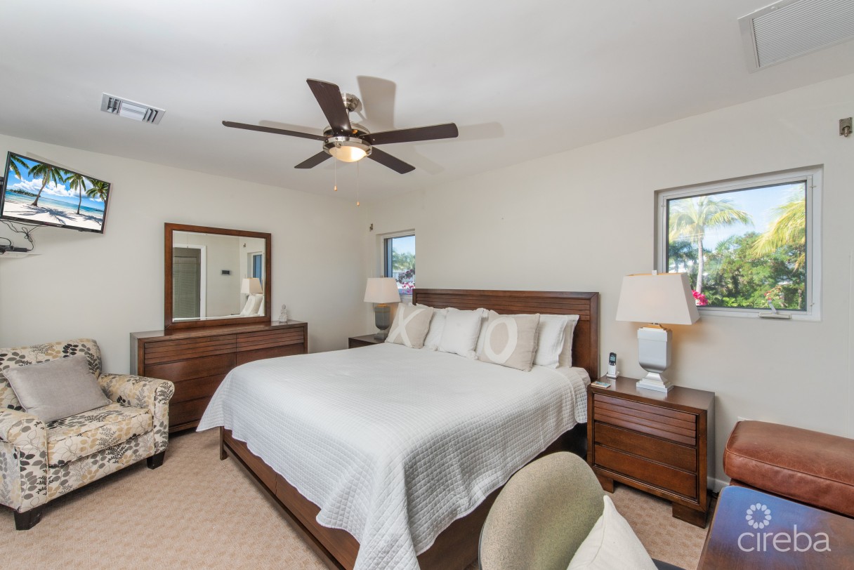 Pools Of The Kai - Beachfront Oasis In Rum Point - Image 3