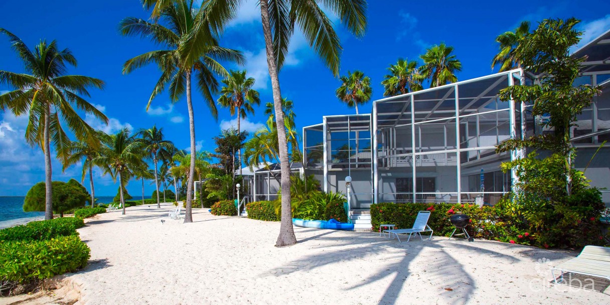 Pools Of The Kai - Beachfront Oasis In Rum Point - Image 1