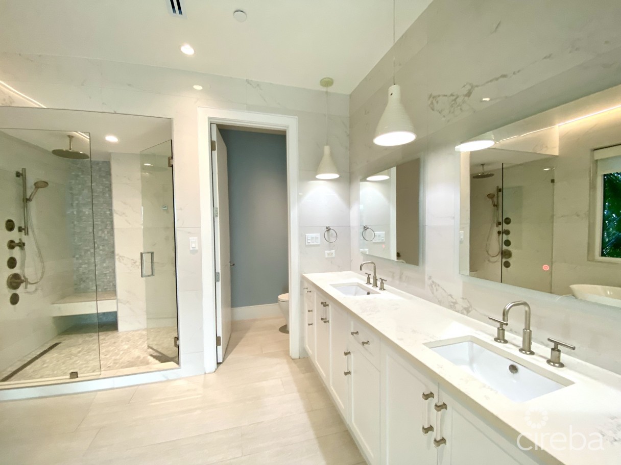 South Bay Residence In South Sound - Image 8