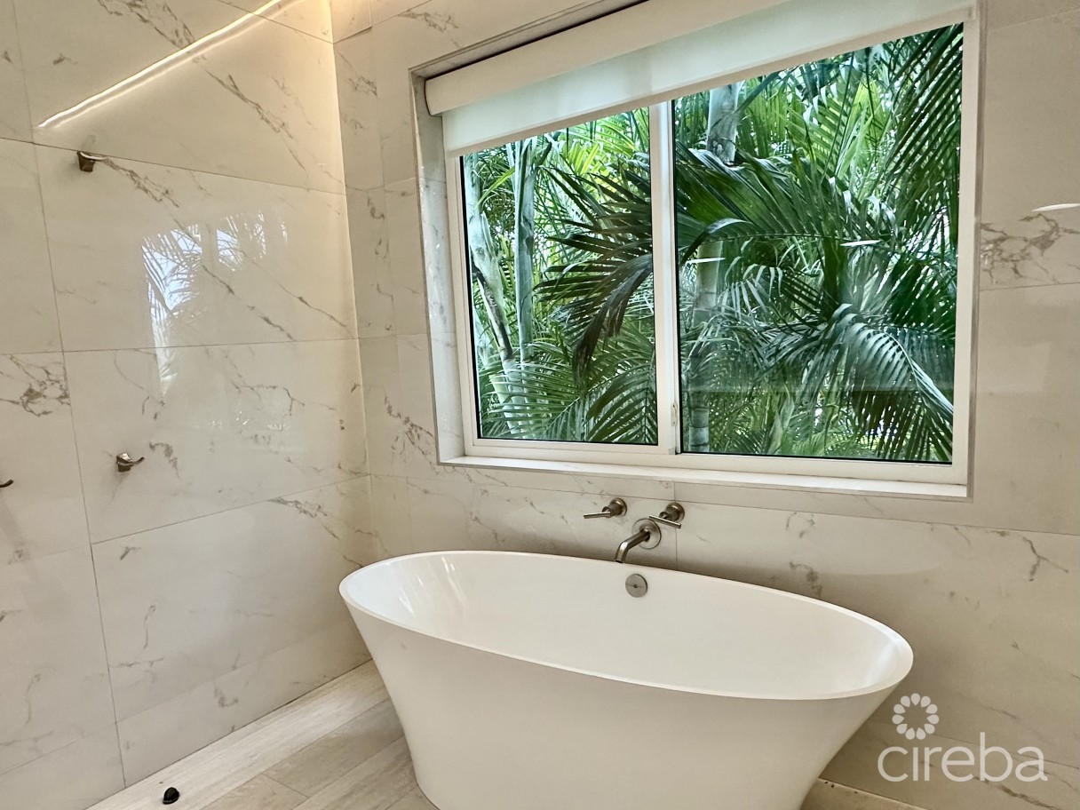 South Bay Residence In South Sound - Image 9