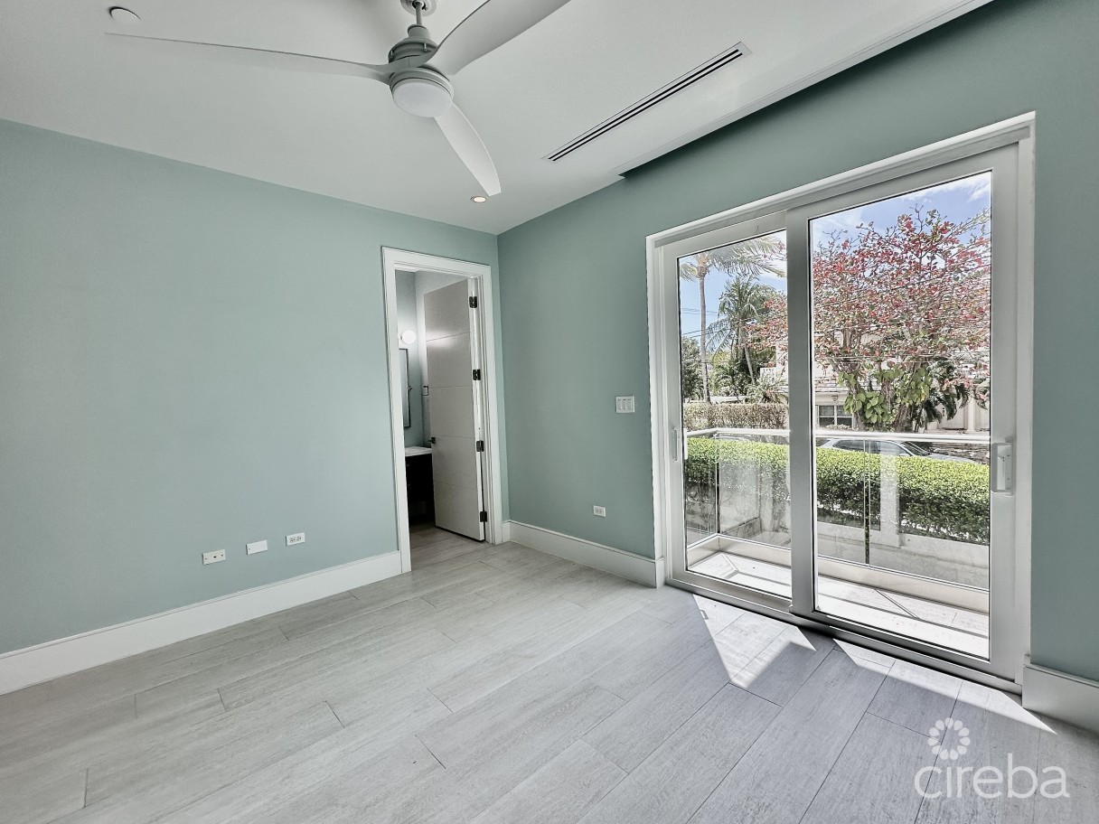 South Bay Residence In South Sound - Image 13