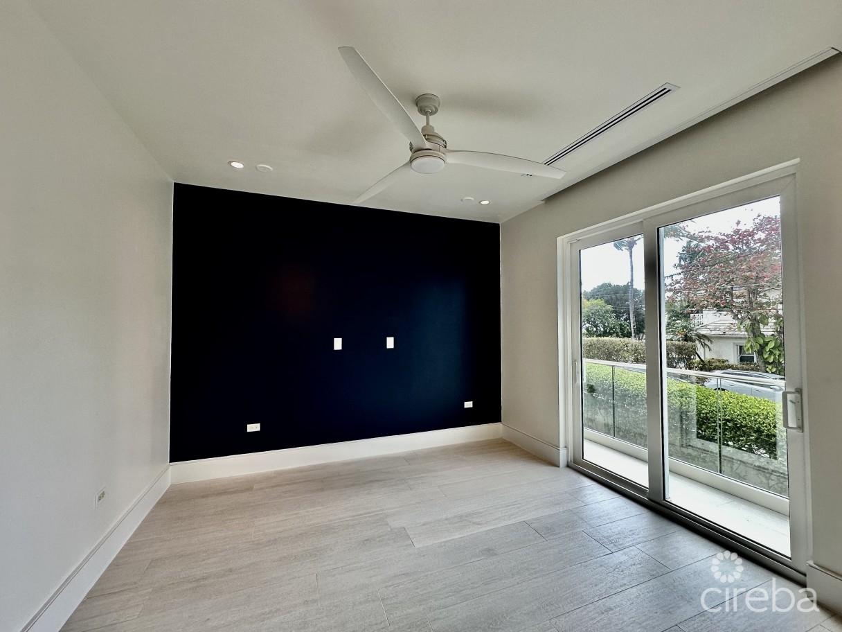 South Bay Residence In South Sound - Image 15