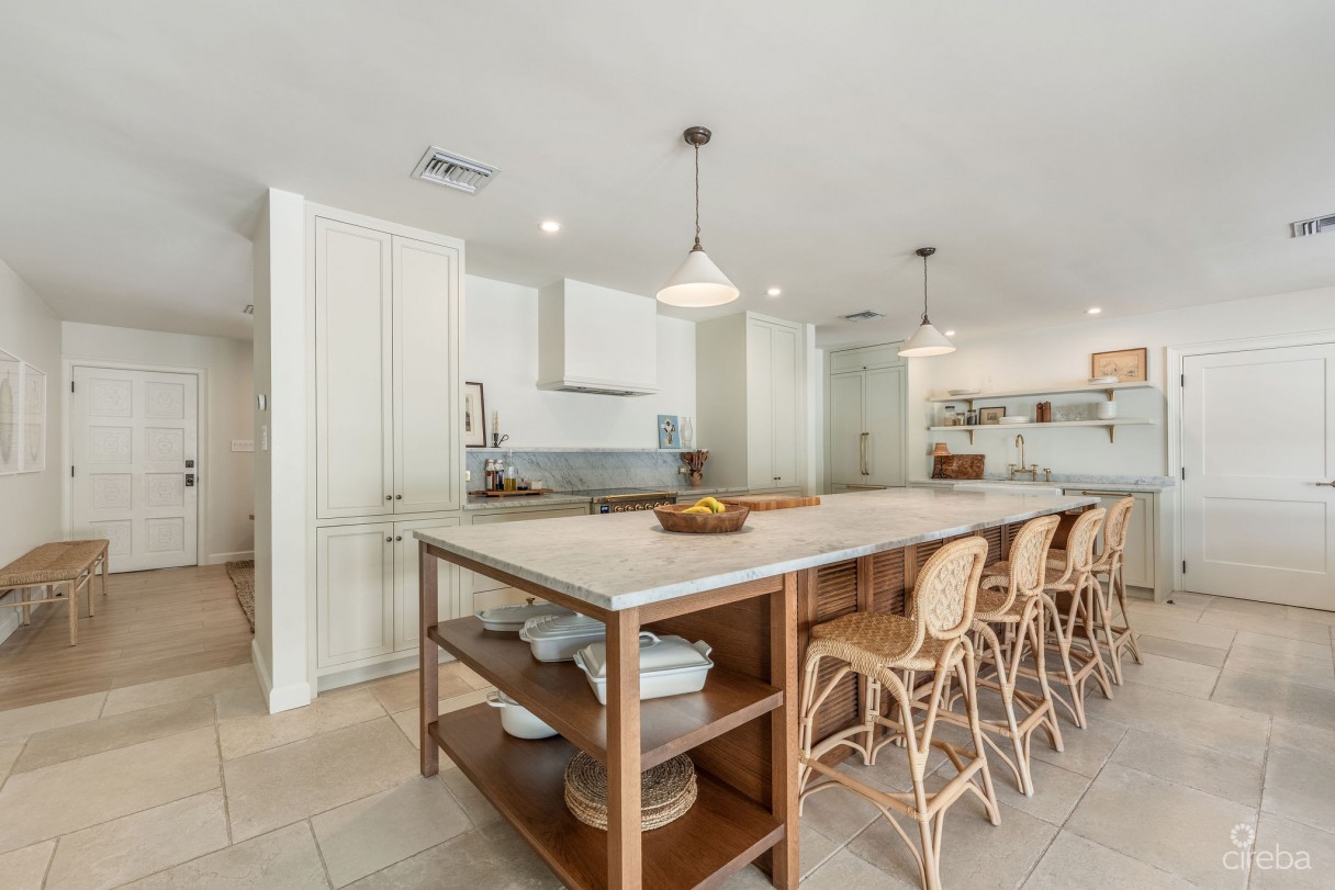 Snug Harbour Designer Renovated 4 Bedroom Home - Image 1