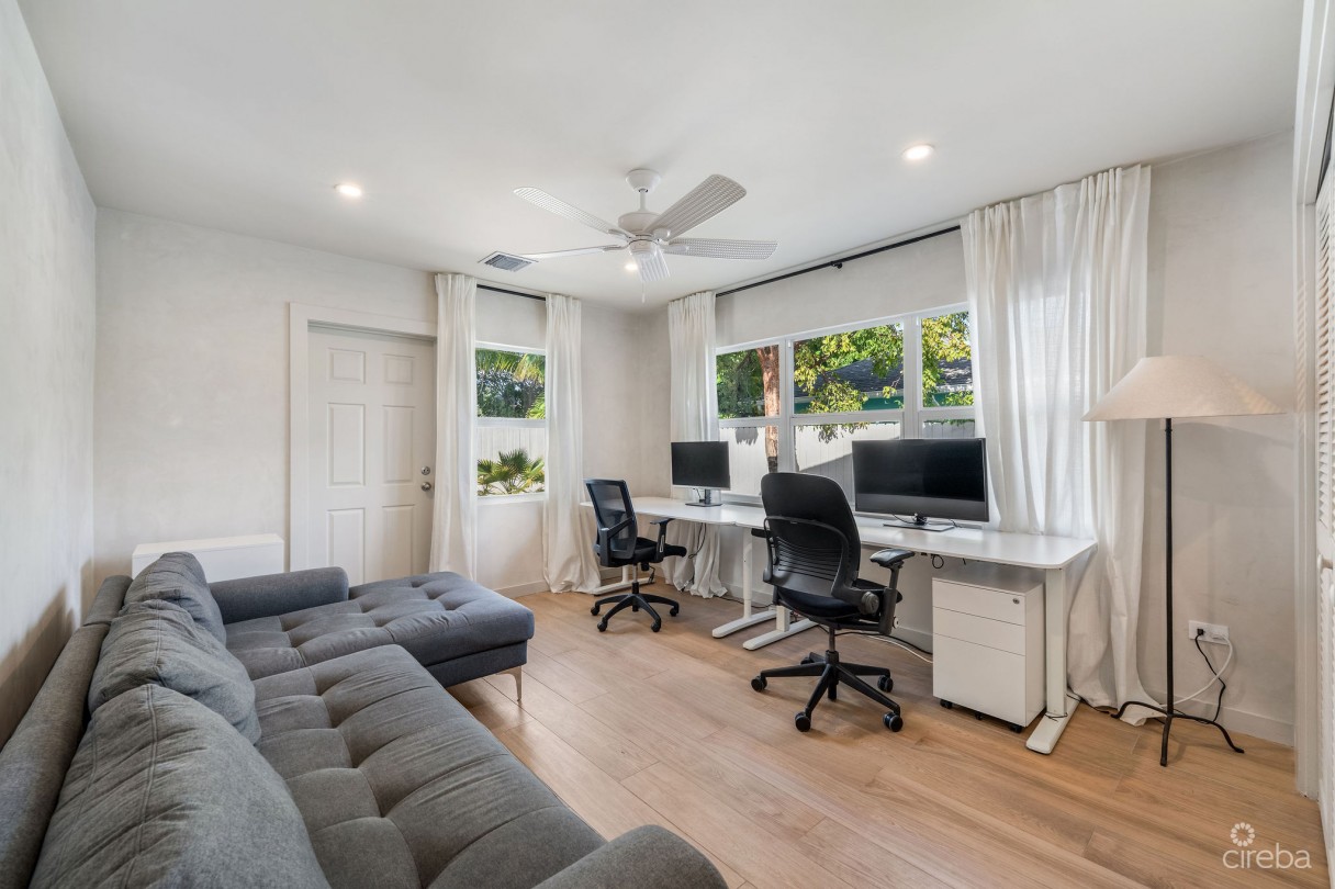 Snug Harbour Designer Renovated 4 Bedroom Home - Image 13