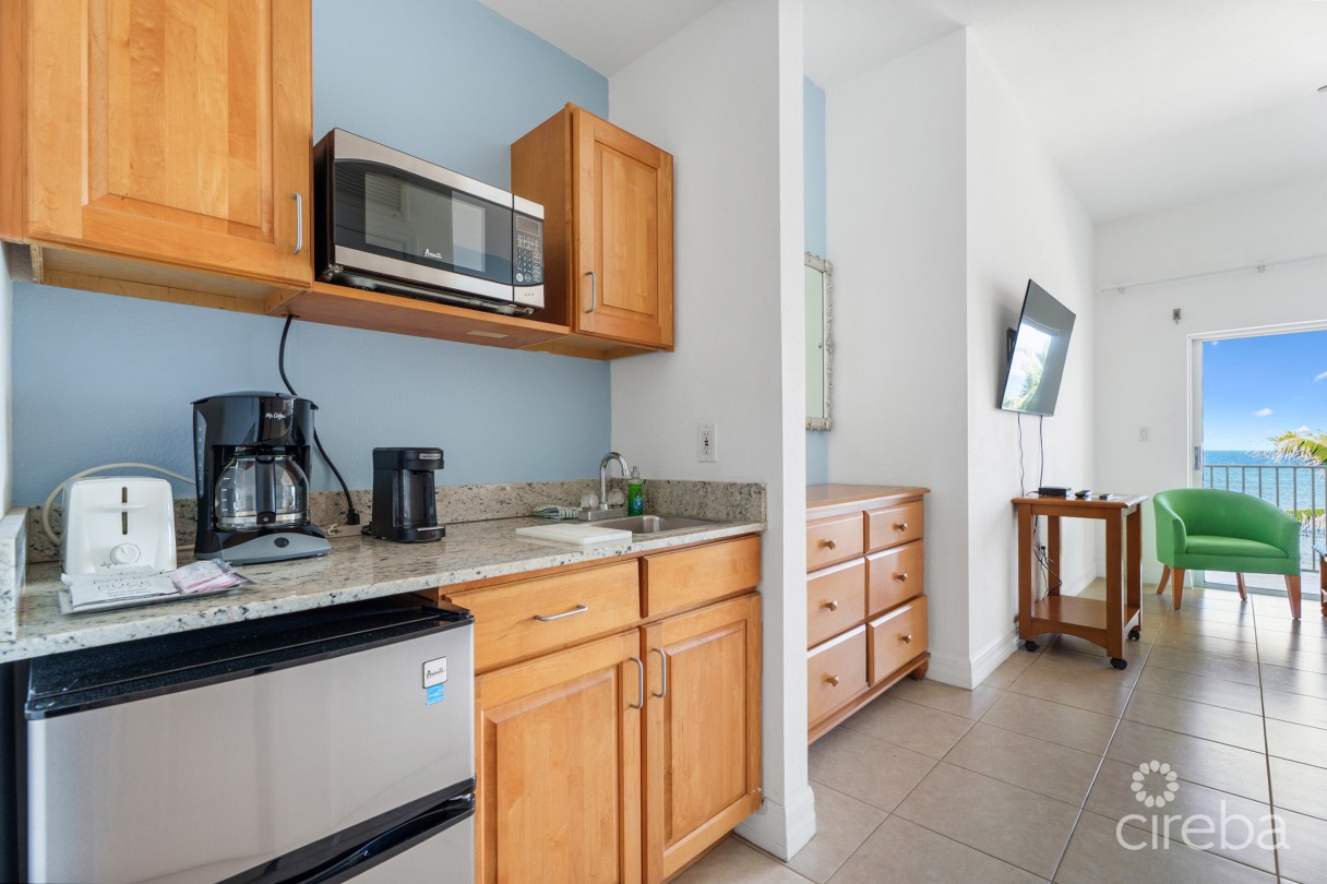 Castaway Cove Beachfront - 2 Bed, 2 Bath, A And B Lock Off Unit - Image 9