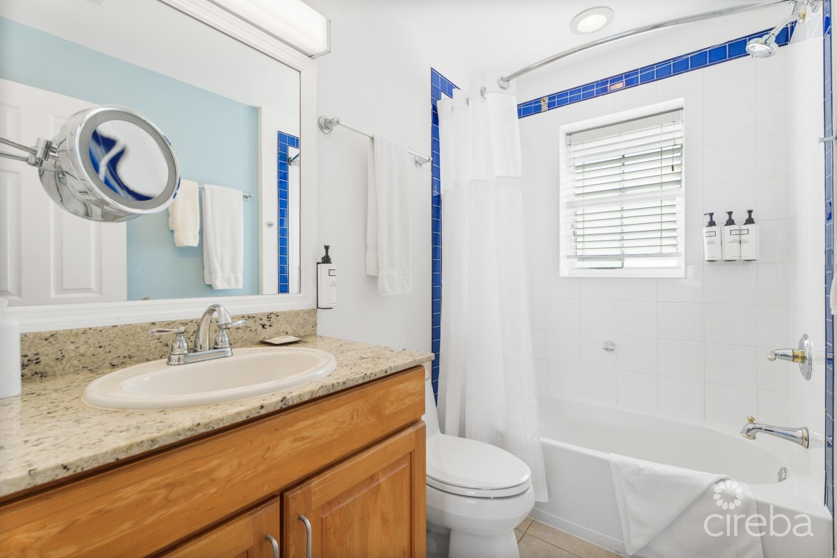 Castaway Cove Beachfront - 2 Bed, 2 Bath, A And B Lock Off Unit - Image 13