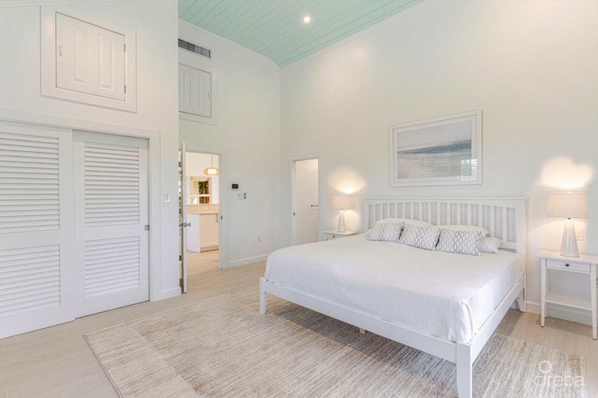 Rum Point Beach Front  Villa - Image 36